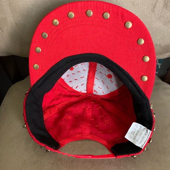 Men’s Spiked Cap - Picture 2 of 8